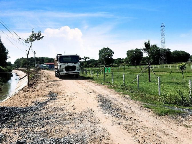 Hình ảnh Đất Vườn Thị Trấn Củ Chi.415m2--500 Triệu.Sổ Riêng