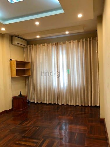 Hình ảnh Cho thuê tòa văn phòng Duy Tân 165m2 6T 1H 140tr