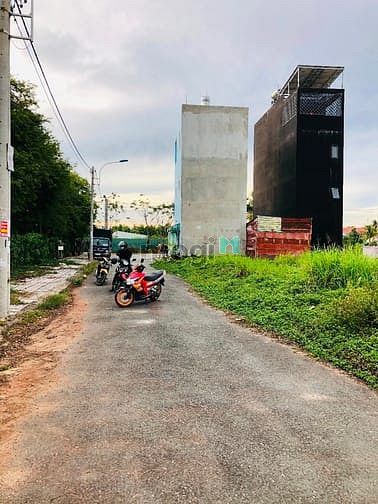 Hình ảnh Bán lô đất ngay MT dg lò lu ĐT:60m2 -đường ngựa 13m,xây hết đất