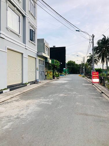 Hình ảnh Bán lô đất ngay MT dg lò lu ĐT:60m2 -đường ngựa 13m,xây hết đất