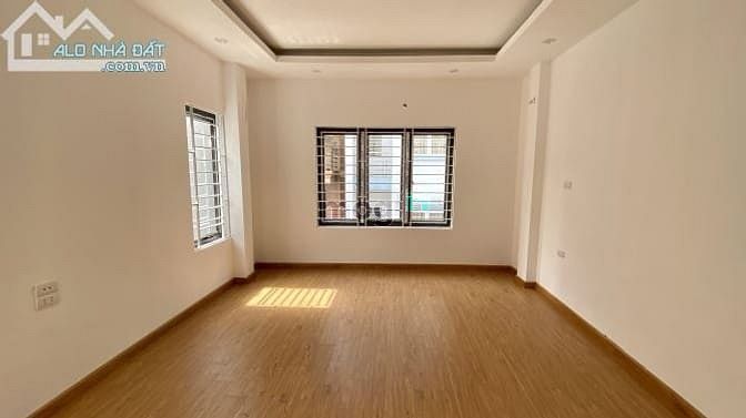 Hình ảnh Cho thuê nhà mặt phố mai dịch 55m x 6T 17tr/tháng