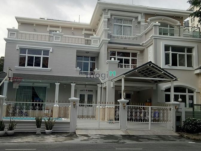 Hình ảnh Cho thuê gấp biệt thự đơn lập PMH,Q7 nhà đẹp, xem là mê