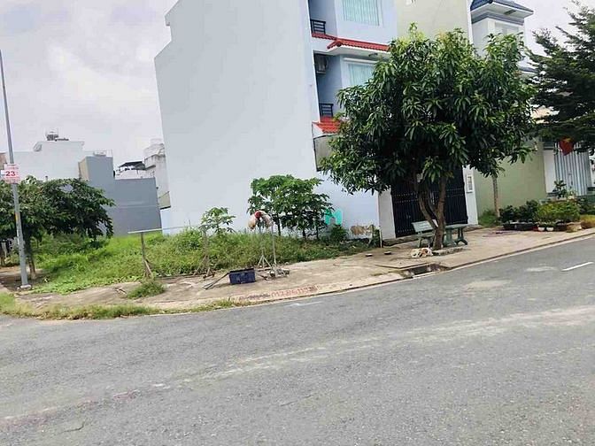 Hình ảnh Cần sang 2 nền 16x20m, mặt tiền đường Số7 tên lửa, gần Bến xe miền tây