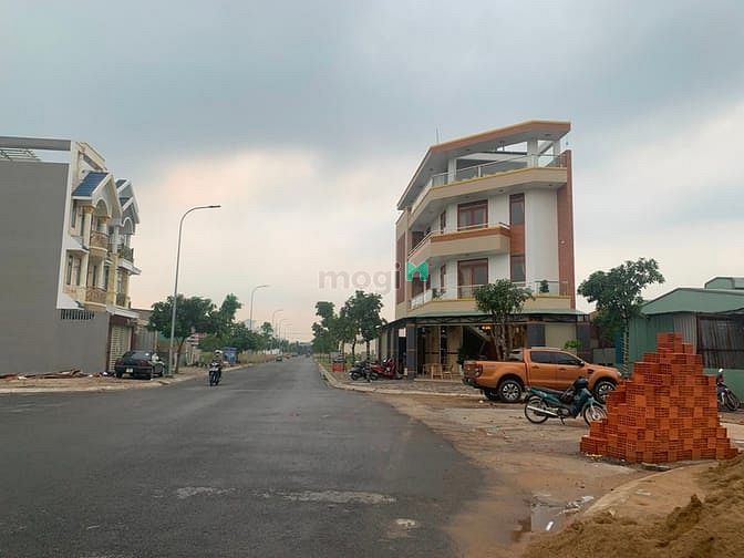 Hình ảnh Cần sang gấp 2 nền đất 8 x 23m, đường Võ Văn Vân và Trần Văn giàu