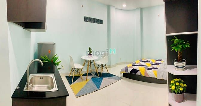 Hình ảnh CHDV ban công, full nội thất, ngay ga tàu. PN
