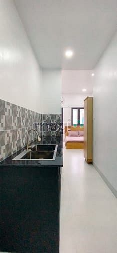 Hình ảnh CHDV ban công, full nội thất, nằm gần ga xe lửa. Q3