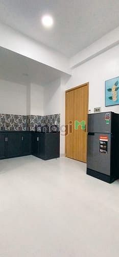 Hình ảnh CHDV ban công, full nội thất, ngay ga tàu. PN