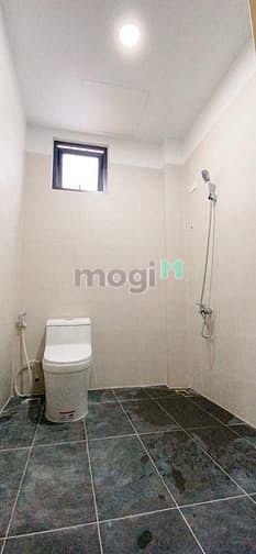 Hình ảnh CHDV ban công, full nội thất, ngay ga tàu. PN