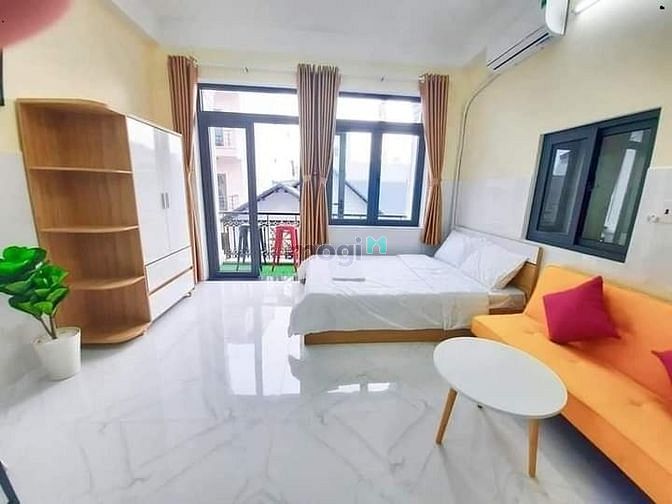 Hình ảnh CHDV ban công, full nội thất, ngay ga tàu. PN