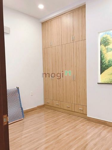 Hình ảnh Cho thuê nhà 108/6 Cộng Hoà, Phường 4, Quận Tân Bình. DTSD 180m2