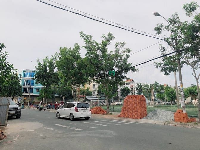 Hình ảnh Bán nhanh lô Đất xây Biệt thự, trong KDC Tên Lửa, sát bên Aeon Mall