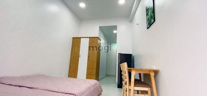 Hình ảnh CHDV ban công, full nội thất, ngay ga tàu. Q3