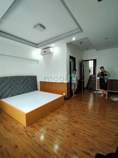 Hình ảnh Cho thuê nhà 2 mặt tiền 268B Nguyễn Thái Bình, P12, Tân Bình.