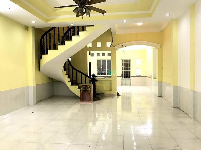 Hình ảnh Nhà hẻm xe tải2 xuyệt đường Chế Lan Viên
