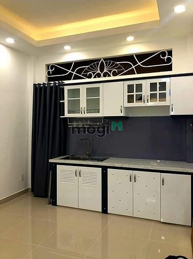 Hình ảnh Chỉ 3 tỷ 5 bán gấp nhà 4 tầng BTCT Đường C1 Tân Bình