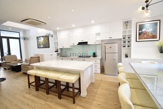 Hình ảnh Nhà 4 phòng ngủ có hồ bơi đường Lê Thước - B543