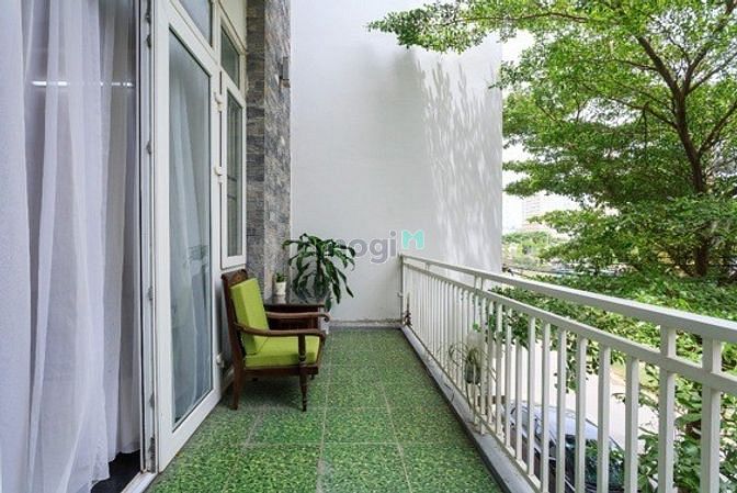 Hình ảnh Nhà 4 phòng ngủ có hồ bơi đường Lê Thước - B543