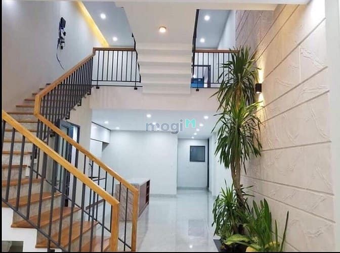 Hình ảnh Cho Thuê Nhà 154A Phạm Văn Hai, P3, Tân Bình. DTSD 200m2