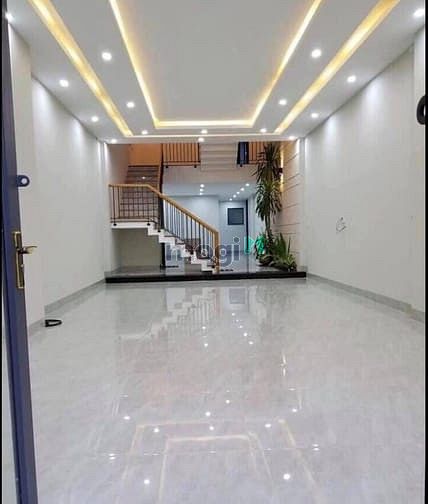 Hình ảnh Cho Thuê Nhà 154A Phạm Văn Hai, P3, Tân Bình. DTSD 200m2