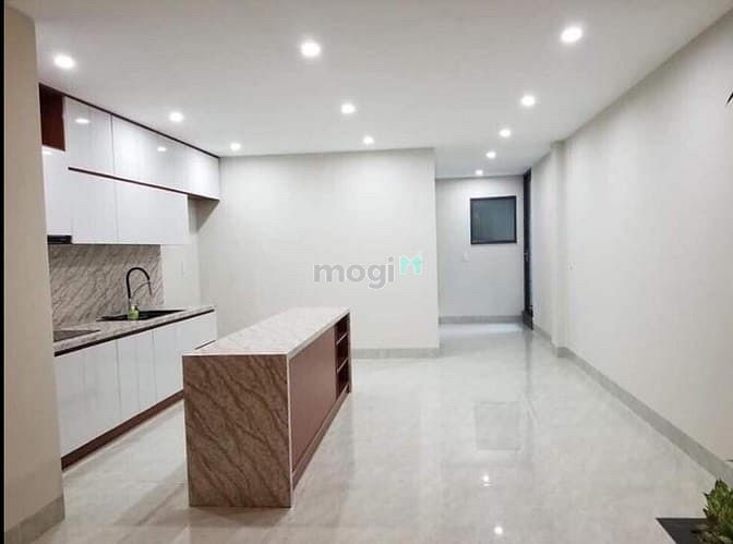 Hình ảnh Cho Thuê Nhà 154A Phạm Văn Hai, P3, Tân Bình. DTSD 200m2