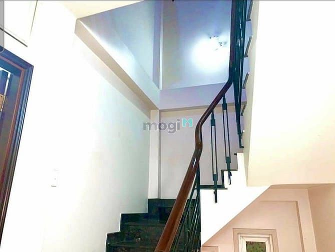 Hình ảnh Cho thuê nhà 737/2a Cách Mạng Tháng 8, P6, Tân Bình