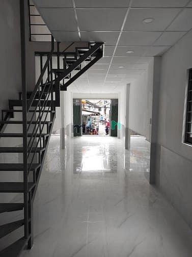 Hình ảnh Nhà cho thuê nguyên căn tiện làm văn phòng