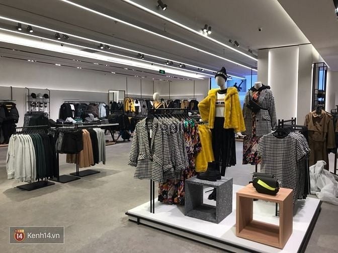 Hình ảnh Cho thuê nhà Mặt phố Xã Đàn. DTSD: 120m2. MT: 9,2m, Giá: 80tr/tháng.