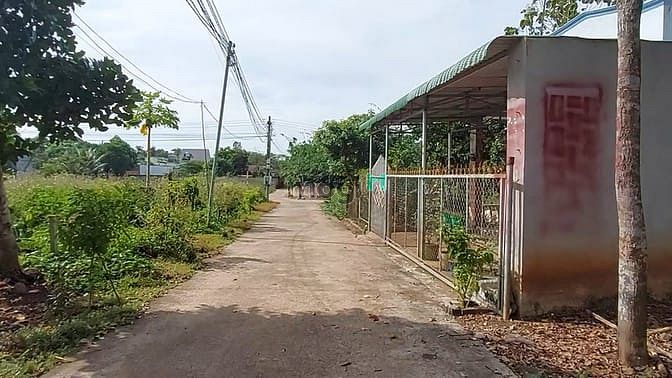 Hình ảnh Bán Lô Đất Sát Quốc Lộ 1A Chỉ 220triệu Gần Dầu Giây
