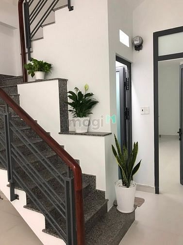 Hình ảnh Cho thuê nhà 233/6a Nguyễn Tri Phương, P5, Quận 10