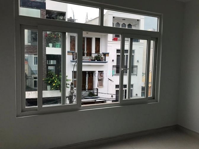 Hình ảnh Cho thuê nhà 233/6a Nguyễn Tri Phương, P5, Quận 10