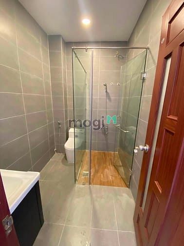 Hình ảnh Cho thuê nhà 226A Lê Văn Sỹ, P1, Tân Bình. DTSD 210m2