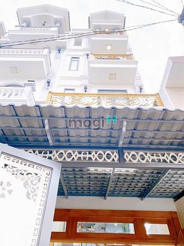 Hình ảnh Nhà đẹp lung linh sang trọng đón Tết