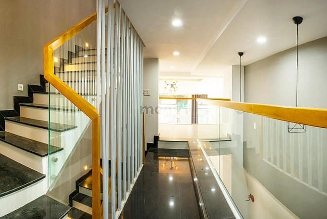 Hình ảnh Bán nhà phố Thủ Đức, 1 trệt, 3 lầu, QL13, Thủ Đức