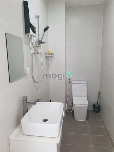 Hình ảnh Cho thuê nhà 31C Hoàng Việt, Phường 4, Tân Bình