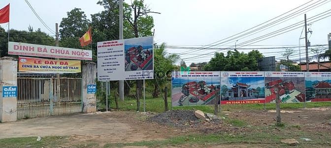 Hình ảnh Bán Đất gần chợ đêm và biển Hồ Tràm,SHR,XD tự do.