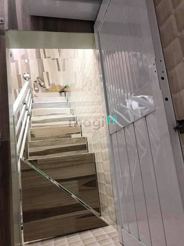 Hình ảnh Hơn 2 tỷ có ngay hộ khẩu Quận 1