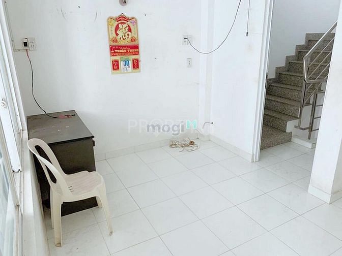 Hình ảnh Thuê nhà Q4, DTSD 80m2, 2PN, 3WC, chỉ 7.5tr