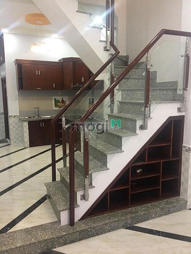 Hình ảnh Thuê nhà Q4, 1 sẹc, 4PN, chỉ 10tr, 1 trệt 2 lầu