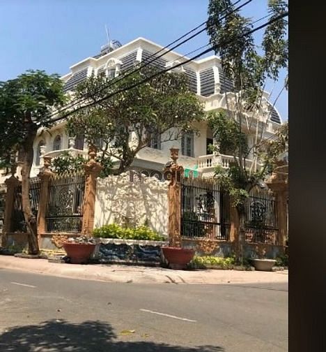 Hình ảnh bán gấp căn biệt thự 220m2 gốc đường sô 3 và 12 BT