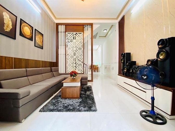 Hình ảnh Nhà đẹp giá rẻ ở Lạc Long Quân, HXH, SHR