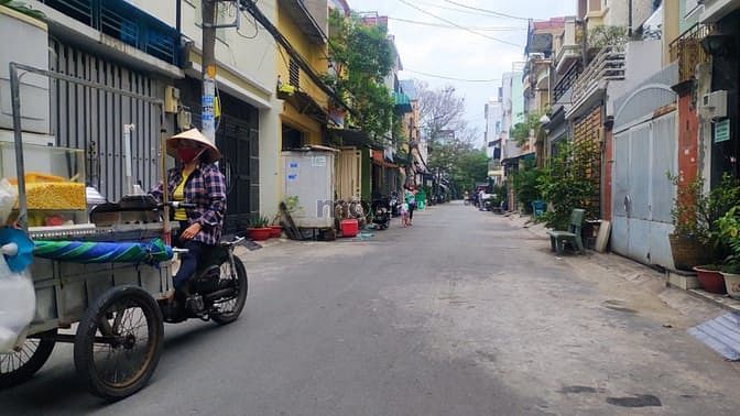 Hình ảnh Nhà 1 sẹc đường Lê Văn Quới 4x10m đúc 2 lầu