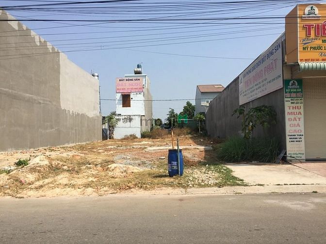 Hình ảnh KD Khánh Sạn Thua Lỗ Cần Bán 215m2 Đất Tại Bình Dương,Sh,Tc-Giá12Tr/m2