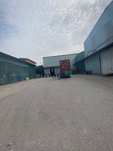 Hình ảnh Cho thuê kho Ngô Gia Tự 330m2 xe container vào tận kho