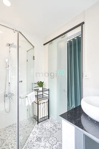 Hình ảnh 1-2 phòng ngủ ( NEW ) có cửa sổ ban công gần VinCom - Quận 1 - Quận 2
