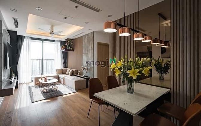 Hình ảnh 1-2 phòng ngủ ( NEW ) có cửa sổ ban công gần VinCom - Quận 1 - Quận 2