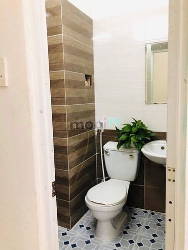 Hình ảnh Nhà nguyên căn 1 trệt 2 lầu, 2 ban công