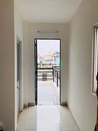Hình ảnh Nhà nguyên căn 1 trệt 2 lầu, 2 ban công