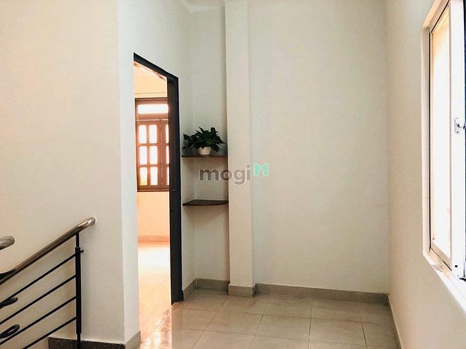 Hình ảnh Nhà nguyên căn 1 trệt 2 lầu, 2 ban công