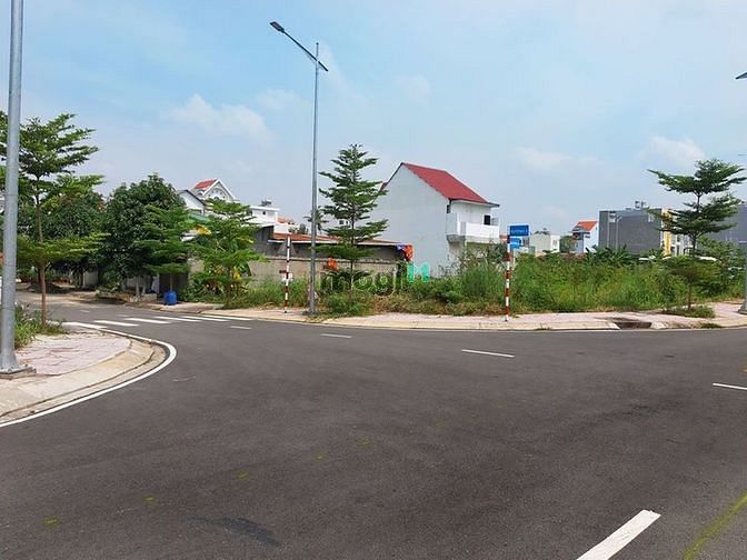 Hình ảnh Bán rẻ lô đất MT đường lớn 20 mét - Lương Định Của - Quận 2. 150tr /m2