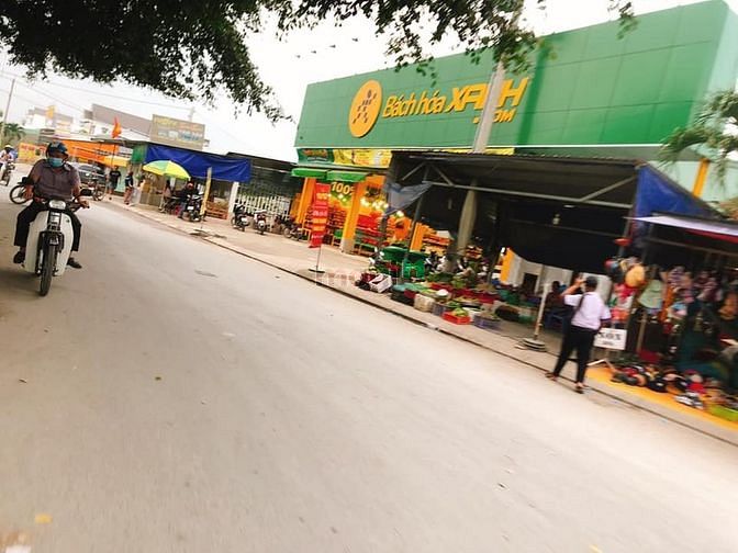 Hình ảnh Cần bán đất nền thổ cư 100%  ngay UBND Đức Hòa Đông, Long An